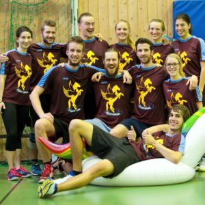 Ultimate Frisbee Abteilung beim Training. Gruppenbild